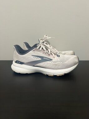Brooks Launch 8 Running Shoes Size 7 Pink Gray White Walking Gym Athletic